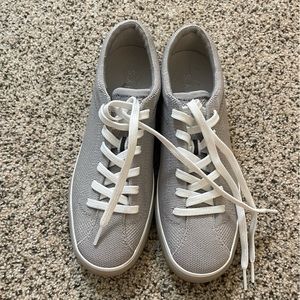 Rothy’s The RS02 Sneaker grey